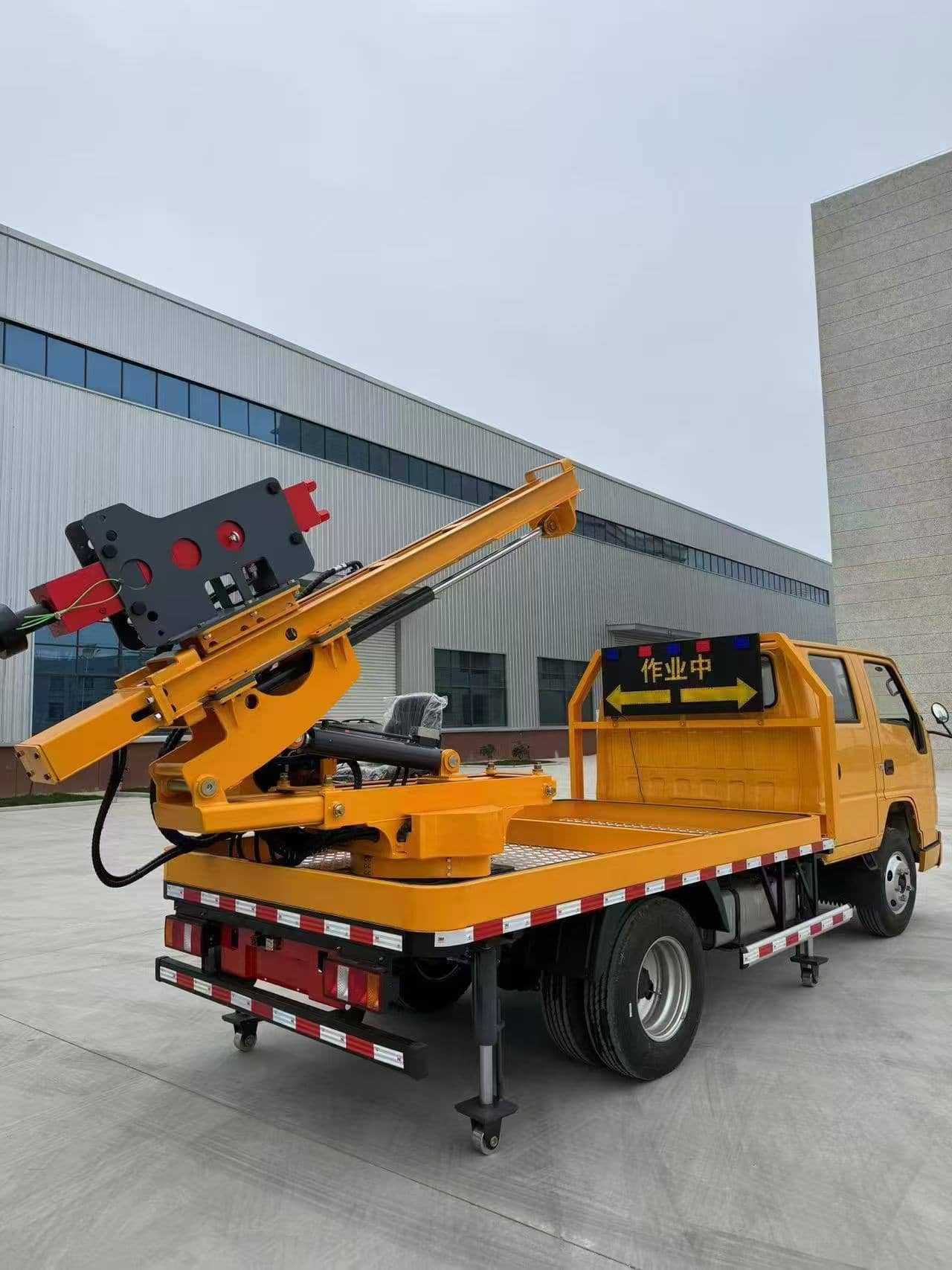 Roadsky Truck Mounted Highway Guardrail Pile Driver